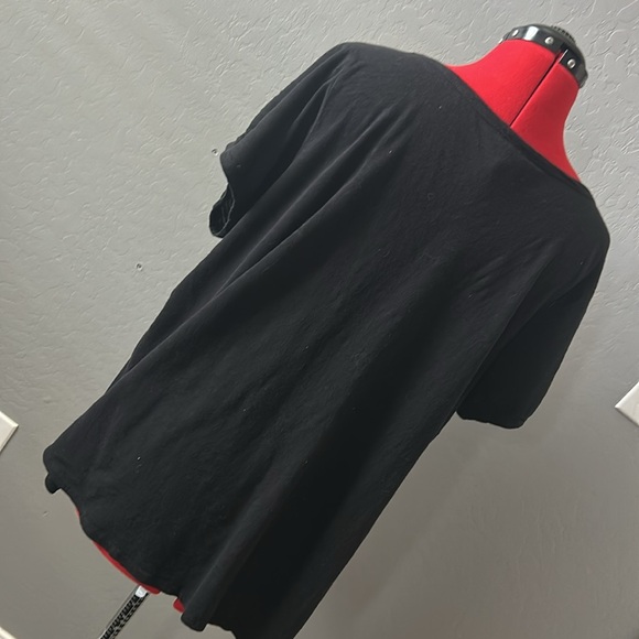 Torrid graphic floral tee shirt size 2/2XL - Picture 4 of 6